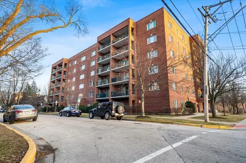 1325 Perry St #201, Des Plaines, IL 60016