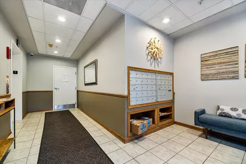1325 Perry St #201, Des Plaines, IL 60016 photo 4