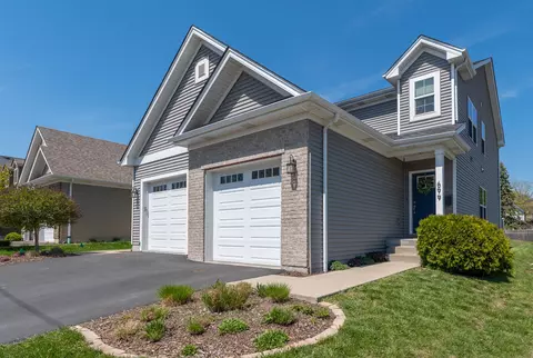 699 Stevens St, Geneva, IL 60134