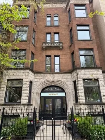 1427 N Dearborn St #3S, Chicago, IL 60610