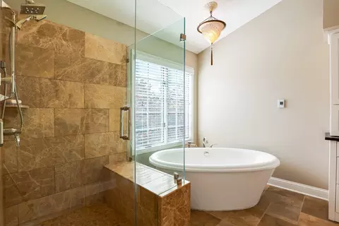 Bath - 2406 Interlocken Dr, Bloomington, IL 61704 photo 2 of 6