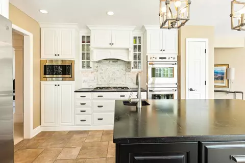 Kitchen - 2406 Interlocken Dr, Bloomington, IL 61704 photo 3 of 4