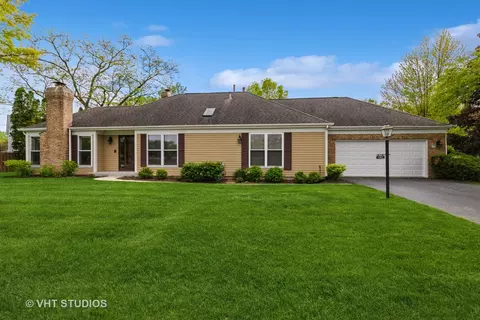 131 Camden Ct, Lincolnshire, IL 60069