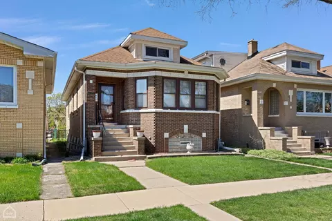 7809 W Cressett Dr, Elmwood Park, IL 60707