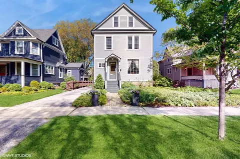 37 S Waiola Ave, La Grange, IL 60525
