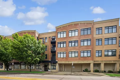 106 S Ridgeland Ave #206, Oak Park, IL 60302