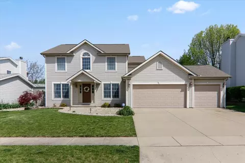 3136 Auburn Rd, Bloomington, IL 61704