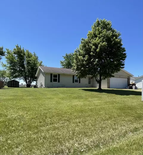 112 Autumnwood Ln, Davis Junction, IL 61020