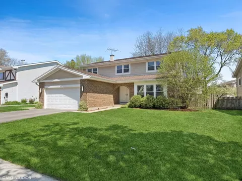 Exterior - 869 Tanglewood Dr, Wheeling, IL 60090 photo 2 of 4