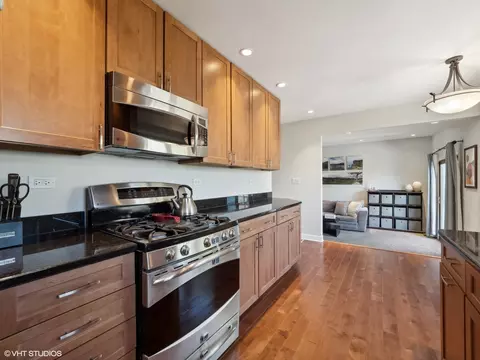 Kitchen - 869 Tanglewood Dr, Wheeling, IL 60090 photo 1 of 3