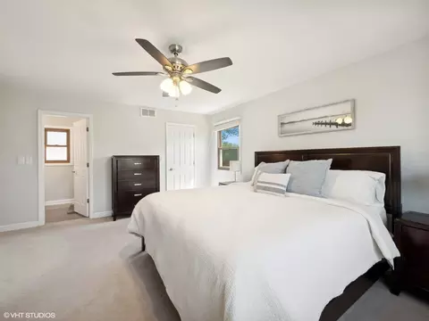 Bedroom - 869 Tanglewood Dr, Wheeling, IL 60090 photo 4 of 4