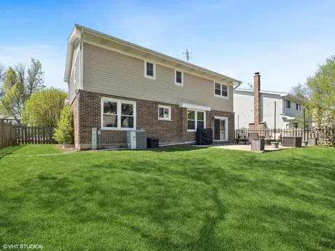 Exterior - 869 Tanglewood Dr, Wheeling, IL 60090 photo 4 of 4