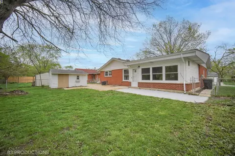 Exterior - 3310 Maple Ln, Hazel Crest, IL 60429 photo 2 of 4