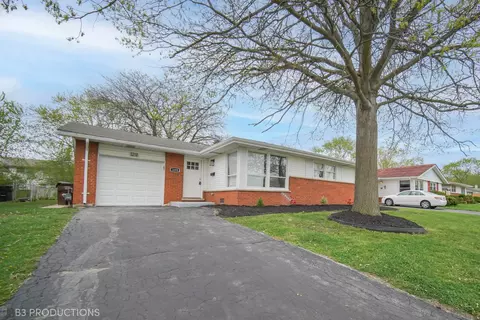 3310 Maple Ln, Hazel Crest, IL 60429