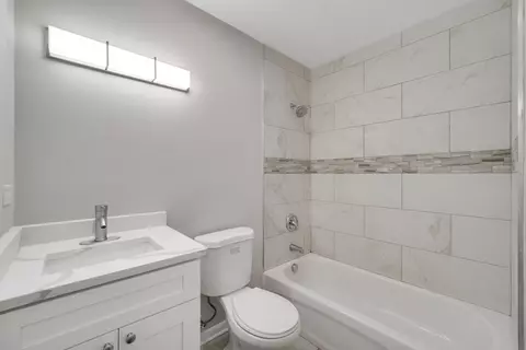 Bath - 3310 Maple Ln, Hazel Crest, IL 60429 photo 1 of 2