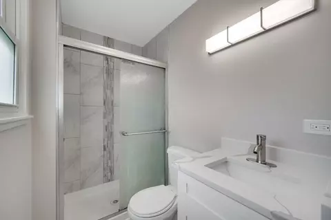 Bath - 3310 Maple Ln, Hazel Crest, IL 60429 photo 2 of 2