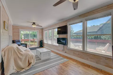 1211 S Des Plaines River Rd, Des Plaines, IL 60018 photo 10