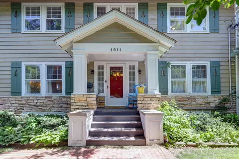 1211 S Des Plaines River Rd, Des Plaines, IL 60018