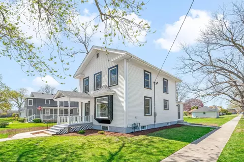 300 S Cherry St, Somonauk, IL 60552