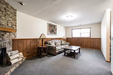 Living - 4113 Gregory Dr, Zion, IL 60099 photo 1 of 3