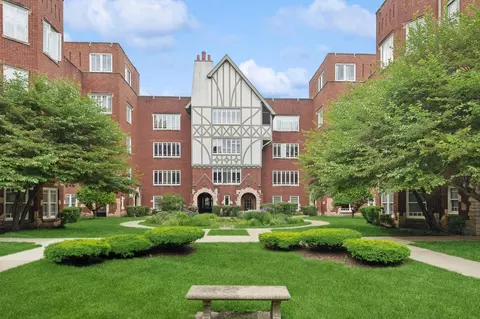 2448 W Estes Ave #1, Chicago, IL 60645