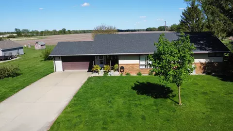 216 S Oppyville Rd, Watseka, IL 60970