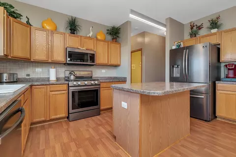 Kitchen - 2412 Red Oak Ct, Plainfield, IL 60586 photo 1 of 3
