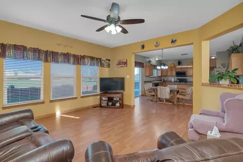 Living - 2412 Red Oak Ct, Plainfield, IL 60586 photo 2 of 4