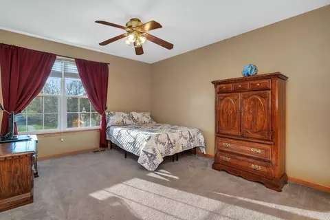 Bedroom - 2412 Red Oak Ct, Plainfield, IL 60586 photo 4 of 5