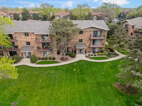 14008 Waterbury Dr #1206, Crestwood, IL 60445