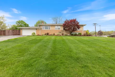 8201 W 91st St, Hickory Hills, IL 60457