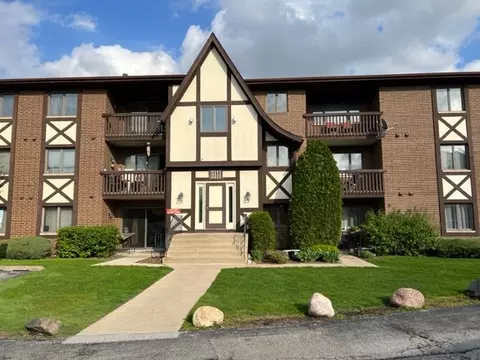 10532 Palos Pl #2C, Palos Hills, IL 60465