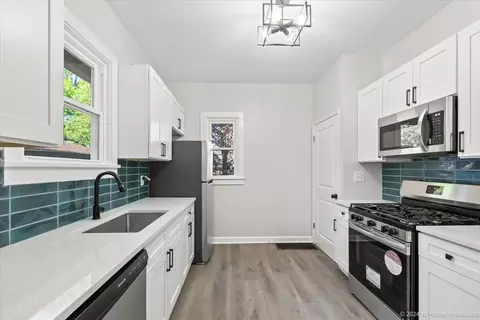 502 Hill Ave, Elgin, IL 60120 photo 7