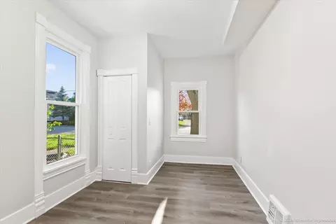 502 Hill Ave, Elgin, IL 60120 photo 12