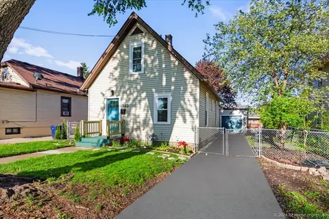 502 Hill Ave, Elgin, IL 60120