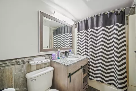 Bath - 1950 W 235th St, Steger, IL 60475 photo 2 of 2