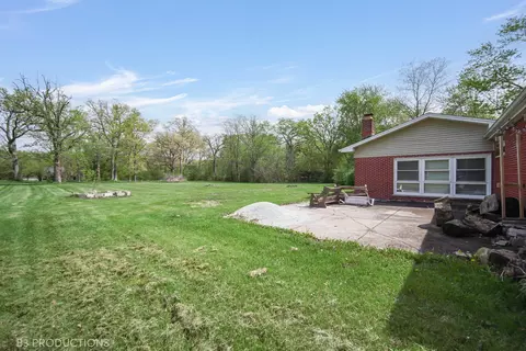 Exterior - 1950 W 235th St, Steger, IL 60475 photo 3 of 3
