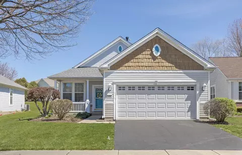 12902 Applewood Dr, Huntley, IL 60142