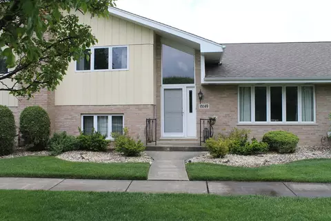 18149 Lynn Dr #112, Orland Park, IL 60467