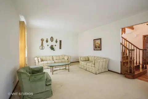 700 Berkshire Ct, Des Plaines, IL 60016 photo 3
