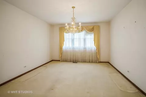 700 Berkshire Ct, Des Plaines, IL 60016 photo 6
