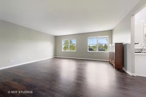 Living - 21107 W Cypress Ct, Plainfield, IL 60544 photo 2 of 3