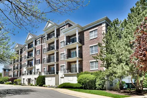 412 Mcdaniels Cir #301, Clarendon Hills, IL 60514