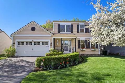 327 Fawn Ln, Hainesville, IL 60030