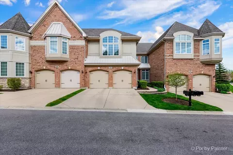 149 Roundtree Ct, Bloomingdale, IL 60108