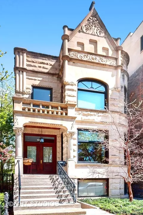 1305 N Hoyne Ave, Chicago, IL 60622