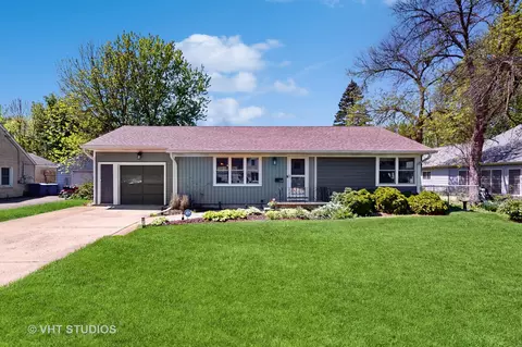 1015 S 5th St, Saint Charles, IL 60174