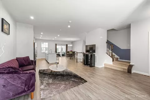 21 Nicholas Dr E, Des Plaines, IL 60016 photo 3