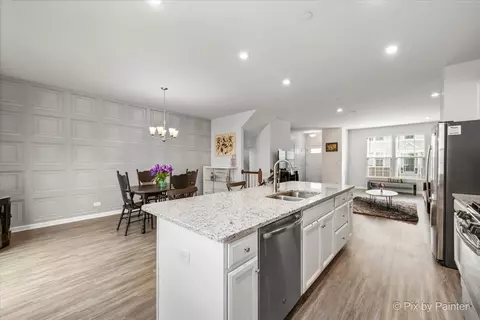 21 Nicholas Dr E, Des Plaines, IL 60016 photo 8
