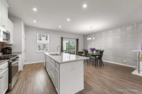 21 Nicholas Dr E, Des Plaines, IL 60016 photo 7